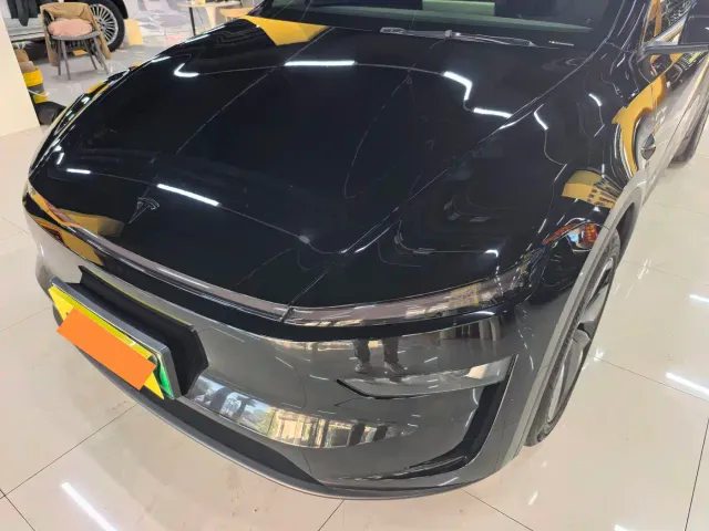 Tesla Model Y — Фото автомобиля 13