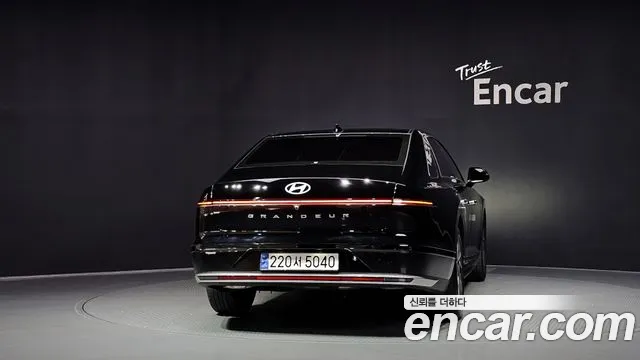 Hyundai Grandeur Grandeur (GN7) 2.5 Бензин 2WD — Фото автомобиля 4