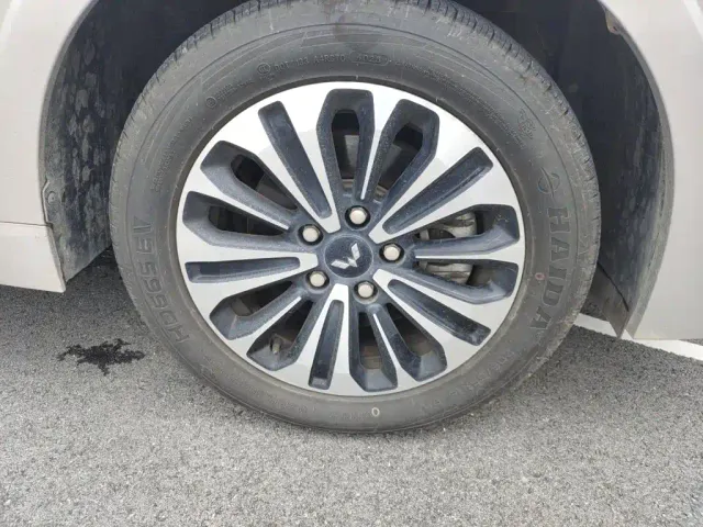 Wuling Jiachen — Фото автомобиля 24