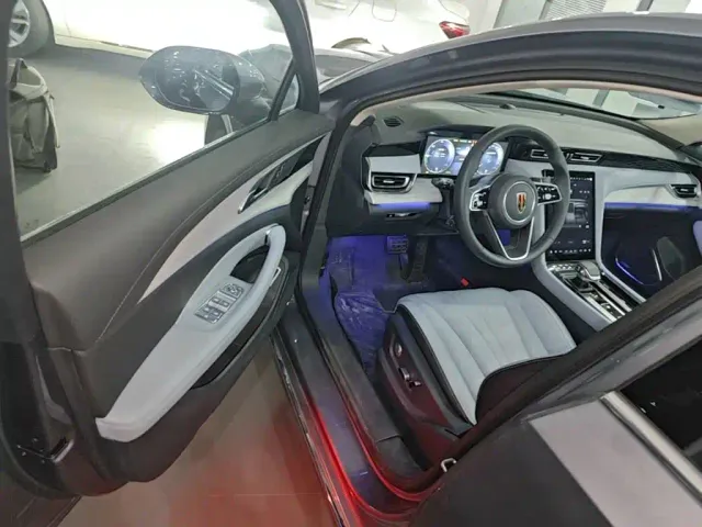 Hongqi H5 PHEV — Фото автомобиля 15