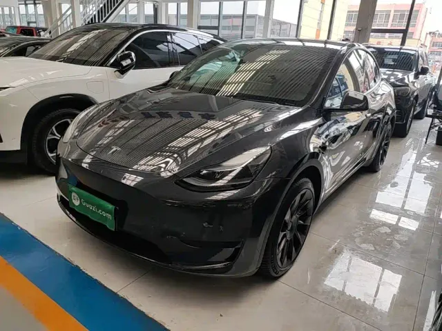 Фотография автомобиля — Tesla Model Y