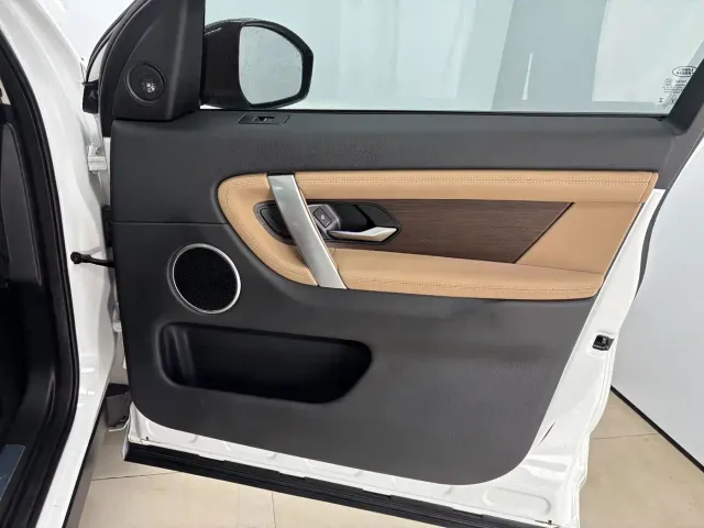 Land Rover Discovery Sport — Фото автомобиля 23