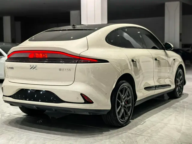 IM Motors LS6 — Фото автомобиля 4