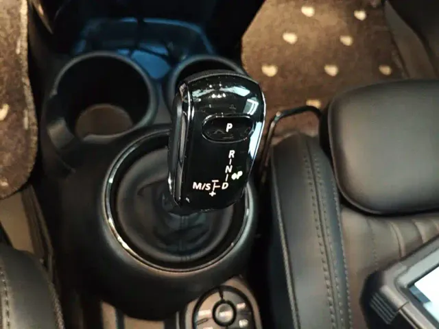 MINI Hatch — Фото автомобиля 13