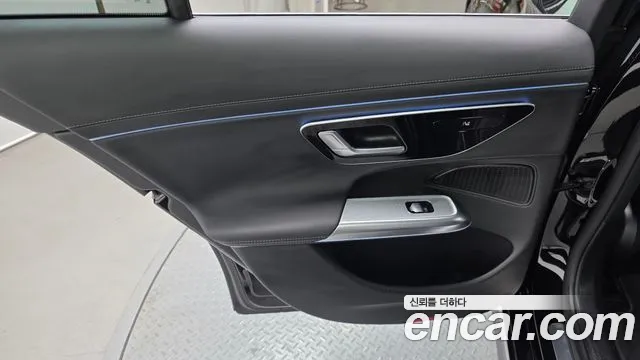 Mercedes-Benz E-Class — Фото автомобиля 24