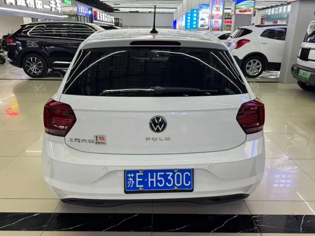 Volkswagen Polo — Фото автомобиля 3