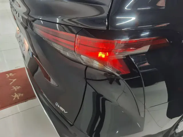 Toyota Granvia — Фото автомобиля 21