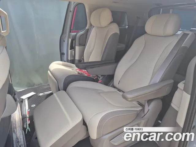 Kia Canival — Фото автомобиля 19