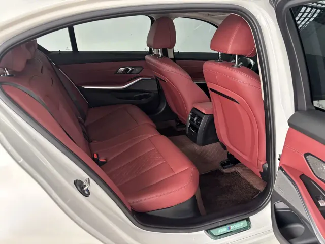 BMW 3 Series — Фото автомобиля 24