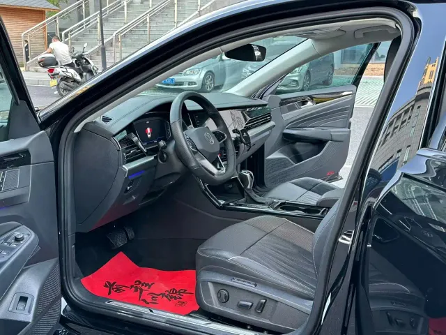 Volkswagen Passat — Фото автомобиля 4