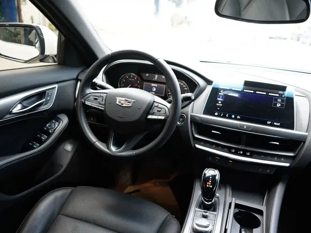 Cadillac CT5 — Фото автомобиля 12