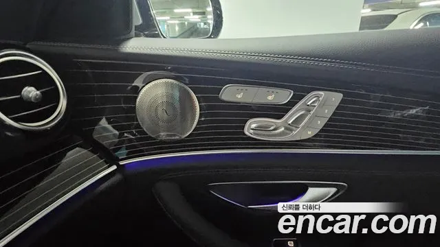 Mercedes-Benz E-Class — Фото автомобиля 9