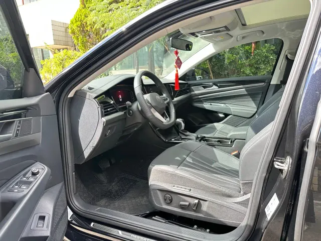 Volkswagen Passat — Фото автомобиля 6