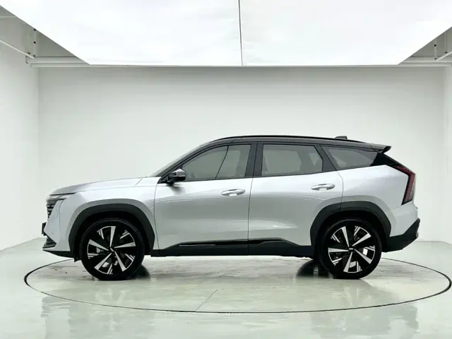 Geely Boyue L — Фото автомобиля 10