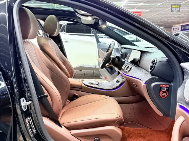 Mercedes-Benz E-Class — Фото автомобиля 17