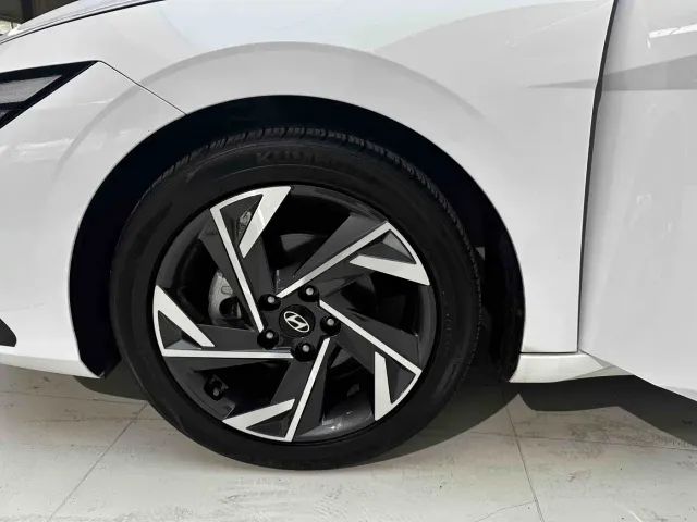 Hyundai Elantra — Фото автомобиля 21