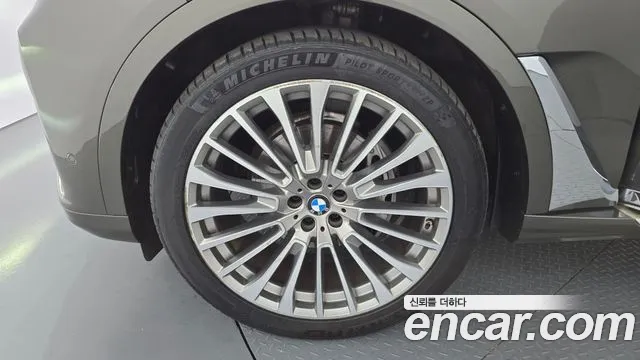 BMW X7 — Фото автомобиля 4