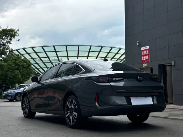 Changan Qiyuan A05 — Фото автомобиля 16