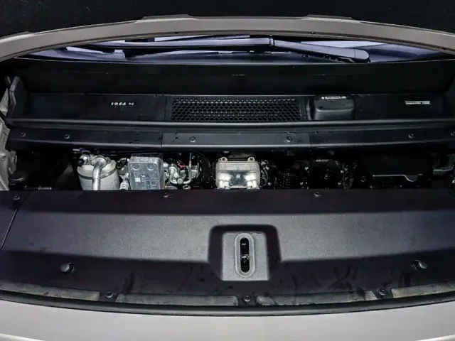 Li Auto MEGA — Фото автомобиля 15