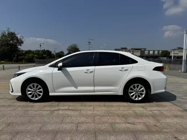 Toyota Corolla — Фото автомобиля 4
