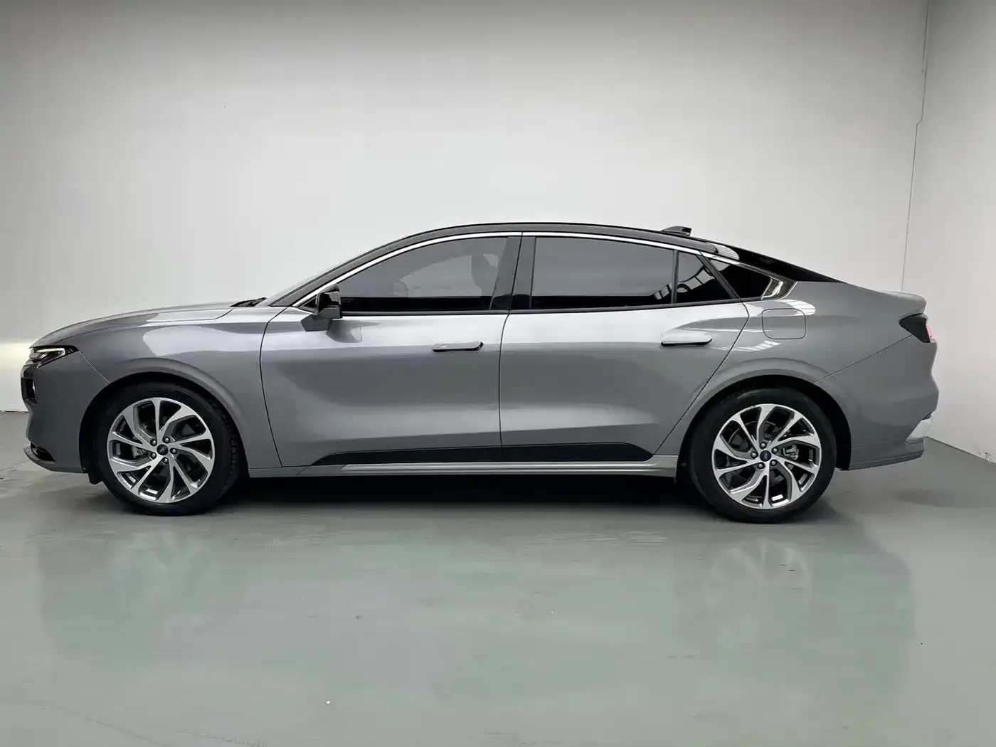 Ford Mondeo 2022 Facelift EcoBoost 245 Premium — Фото автомобиля 3