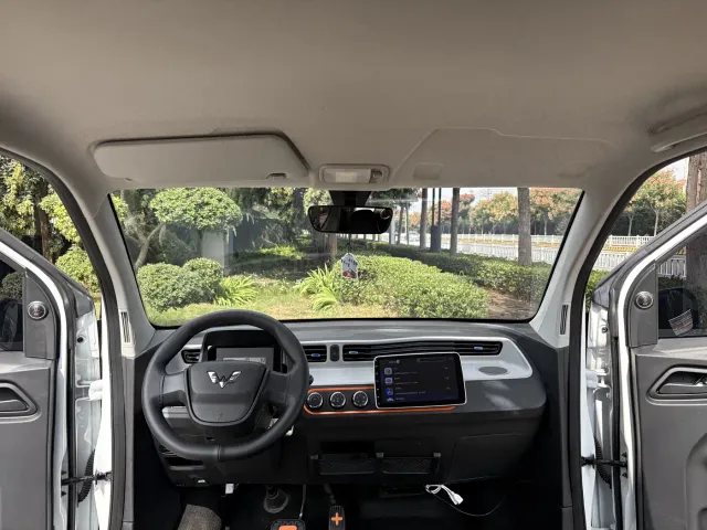 Wuling Hongguang Mini EV — Фото автомобиля 11