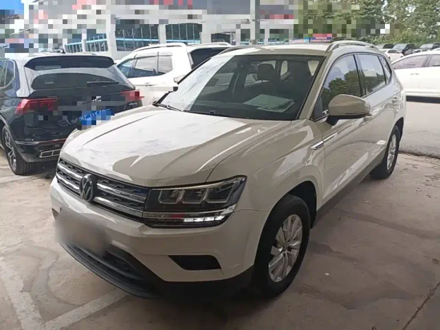 Фотография автомобиля — Volkswagen Tharu