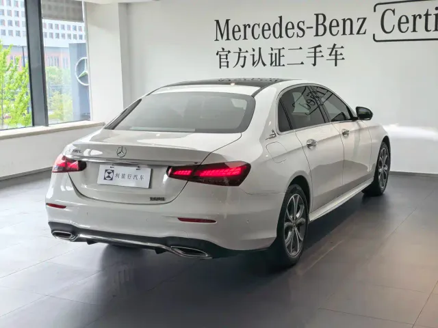 Mercedes-Benz E-Class — Фото автомобиля 15