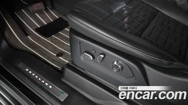 Cadillac Escalade — Фото автомобиля 28