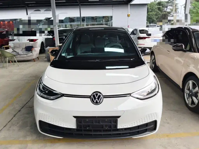 Volkswagen ID.3 — Фото автомобиля 2