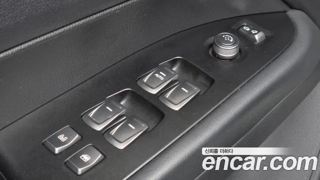 KG_Mobility_Ssangyong Rexton Новый Rexton Sport Khan Дизель 2.2 4WD — Фото автомобиля 17