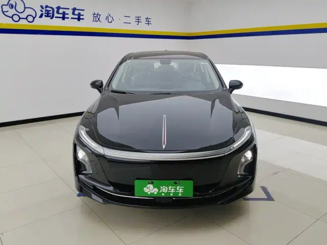 Hongqi E-QM5 — Фото автомобиля 2