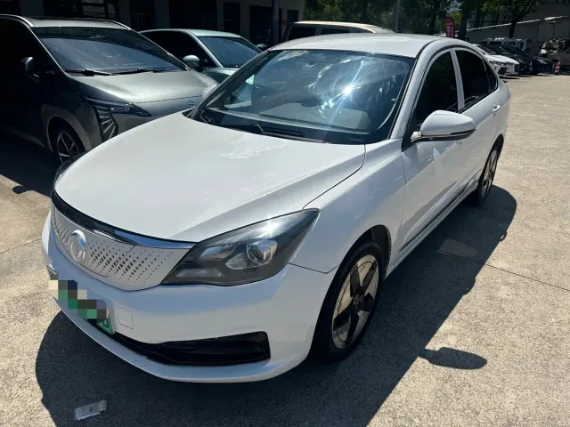 Фотография автомобиля — Dongfeng Fengshen E70