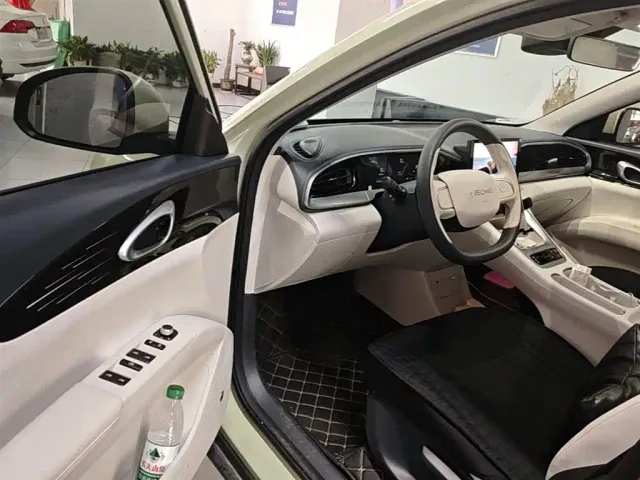 Geely Starry Wish — Фото автомобиля 15