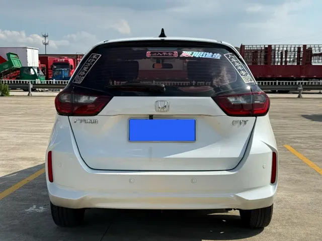 Honda Fit — Фото автомобиля 5