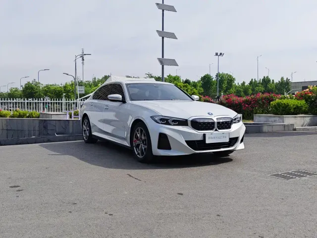 BMW i3 — Фото автомобиля 3