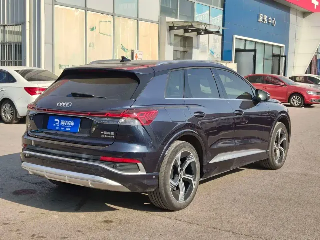 Audi Q4 e-tron — Фото автомобиля 5