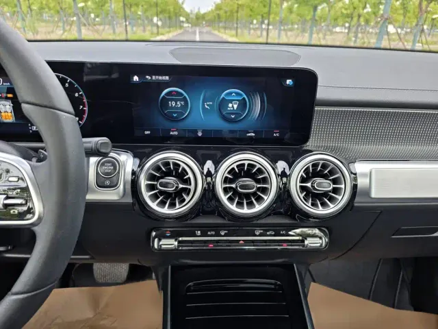 Mercedes-Benz GLB-Class — Фото автомобиля 4