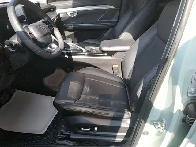 Wuling Asta — Фото автомобиля 10