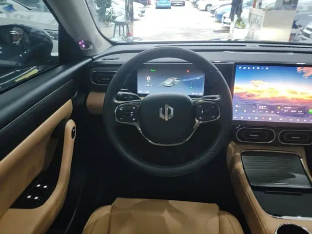 Leapmotor C11 — Фото автомобиля 10