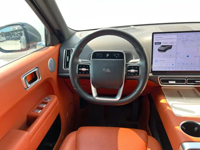 Li Auto L8 — Фото автомобиля 7