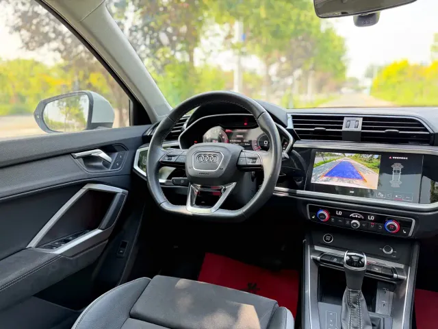 Audi Q3 — Фото автомобиля 14