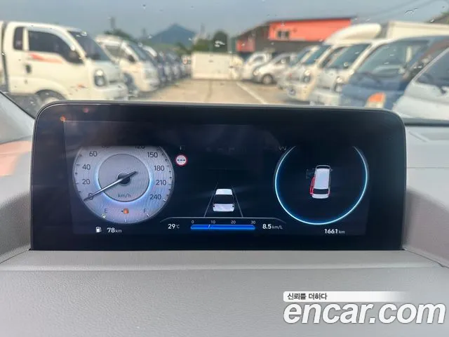 Hyundai Staria Staria 4WD Lounge 9 мест — Фото автомобиля 8