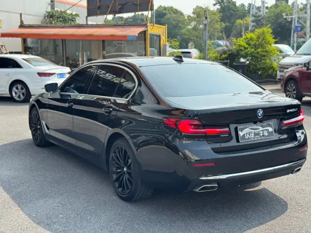 BMW 5 Series — Фото автомобиля 6