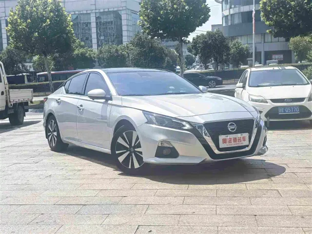 Nissan Teana — Фото автомобиля 3