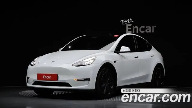 Фотография автомобиля — Tesla Model Y