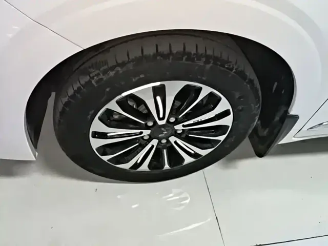 Wuling Jiachen — Фото автомобиля 22