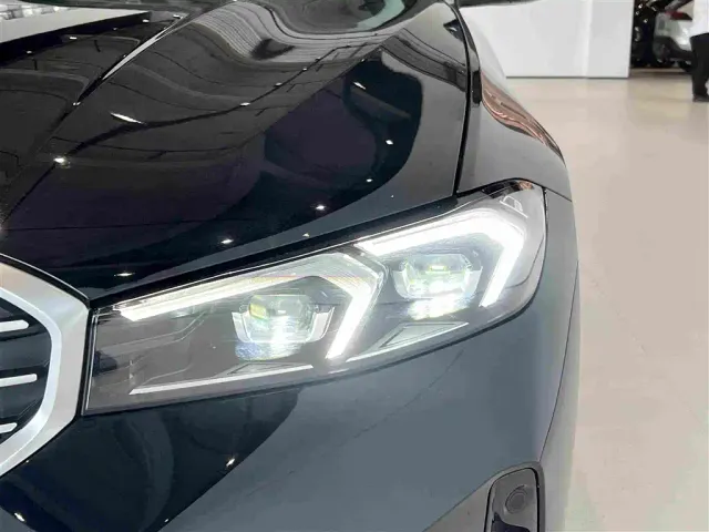 BMW 3 Series — Фото автомобиля 12