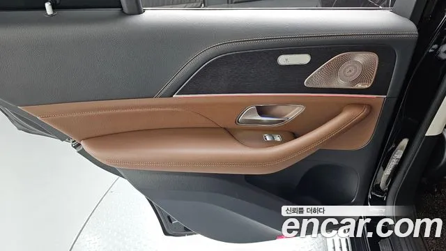 Mercedes-Benz GLE-Class — Фото автомобиля 14