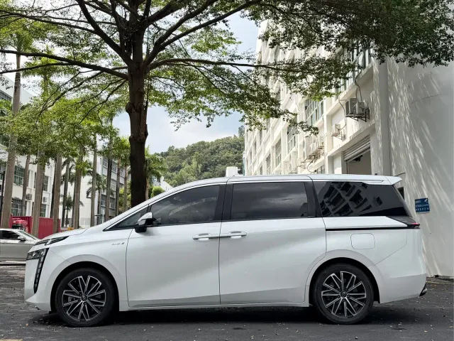GAC Trumpchi E8 — Фото автомобиля 4